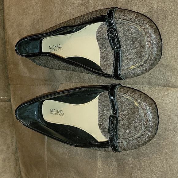 Michael Kors Flats - Picture 2 of 6